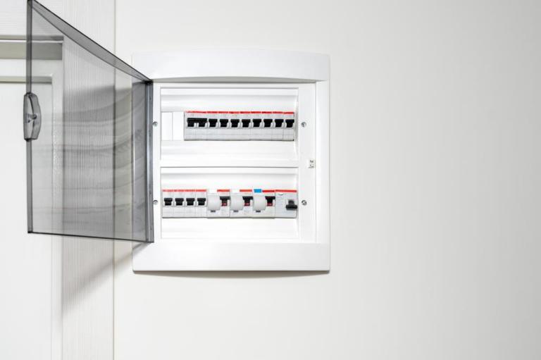Électricien à Eysines, expert en domotique et audiovisuel